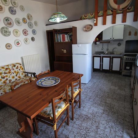 Camere & Case Vacanze Lo Scoglio Castel di Tusa Eksteriør billede